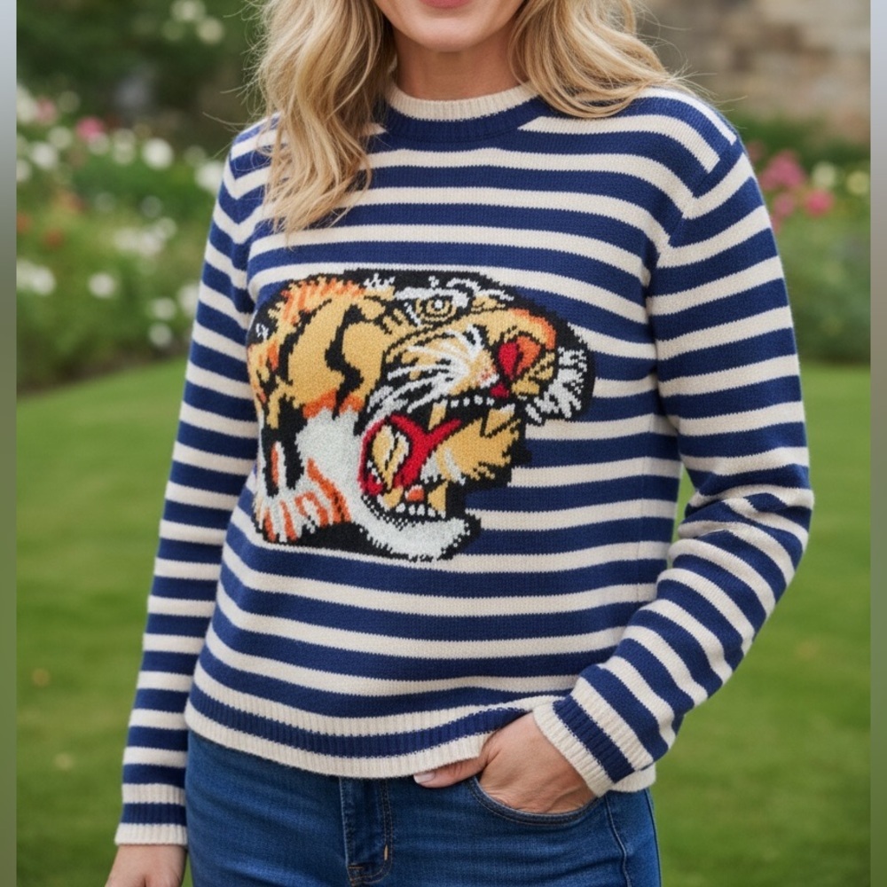 💋Gucci Blue and White Striped‎ Tiger Sweater PS